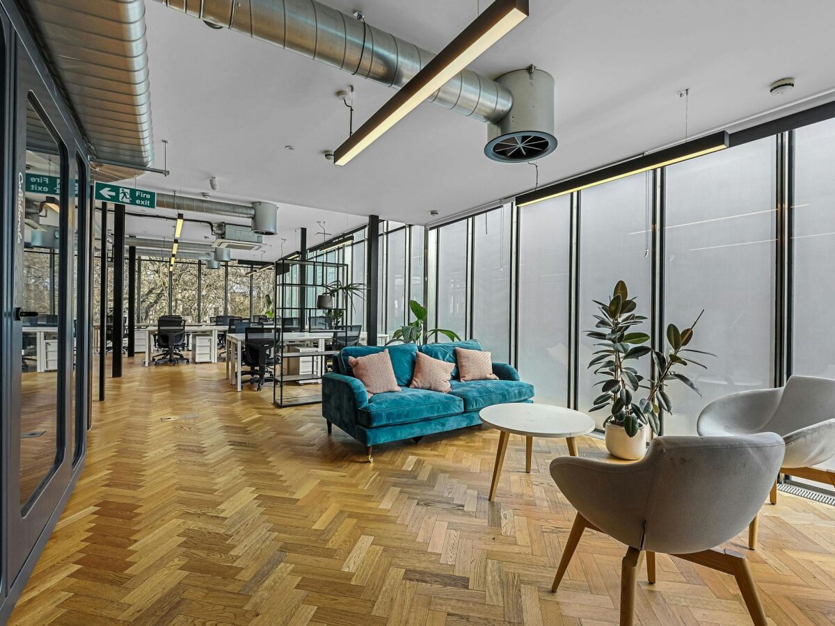 OLBASE48HoxtonSq10.JPG