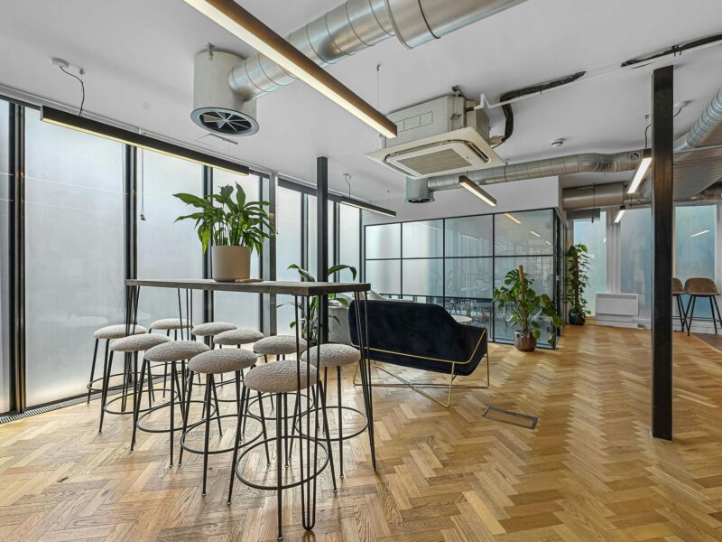 OLBASE48HoxtonSq11.JPG