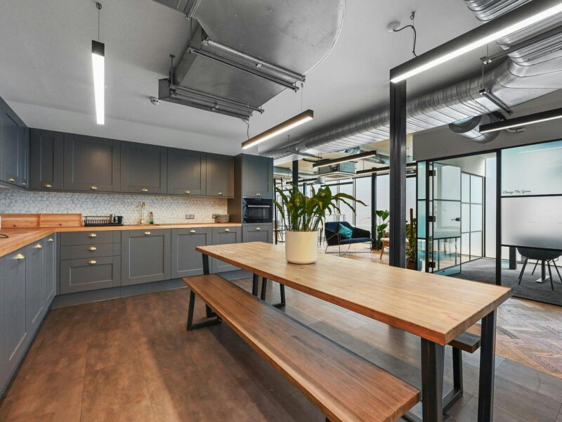 OLBASE48HoxtonSq18.JPG