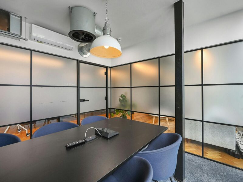 OLBASE48HoxtonSq21.JPG