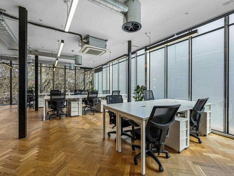 OLBASE48HoxtonSq4.JPG