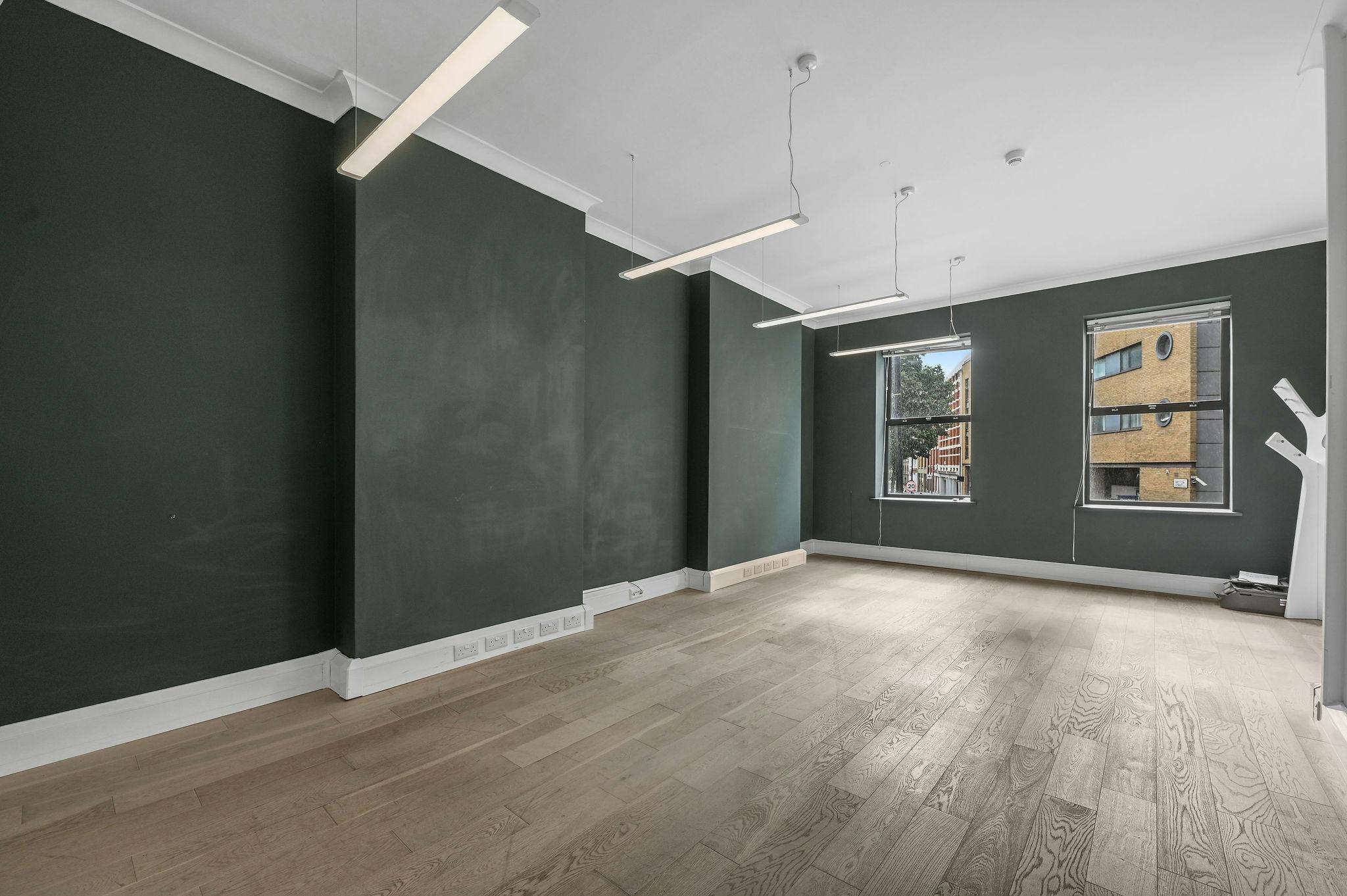 OLBC112ClerkenwellRoad16.JPG