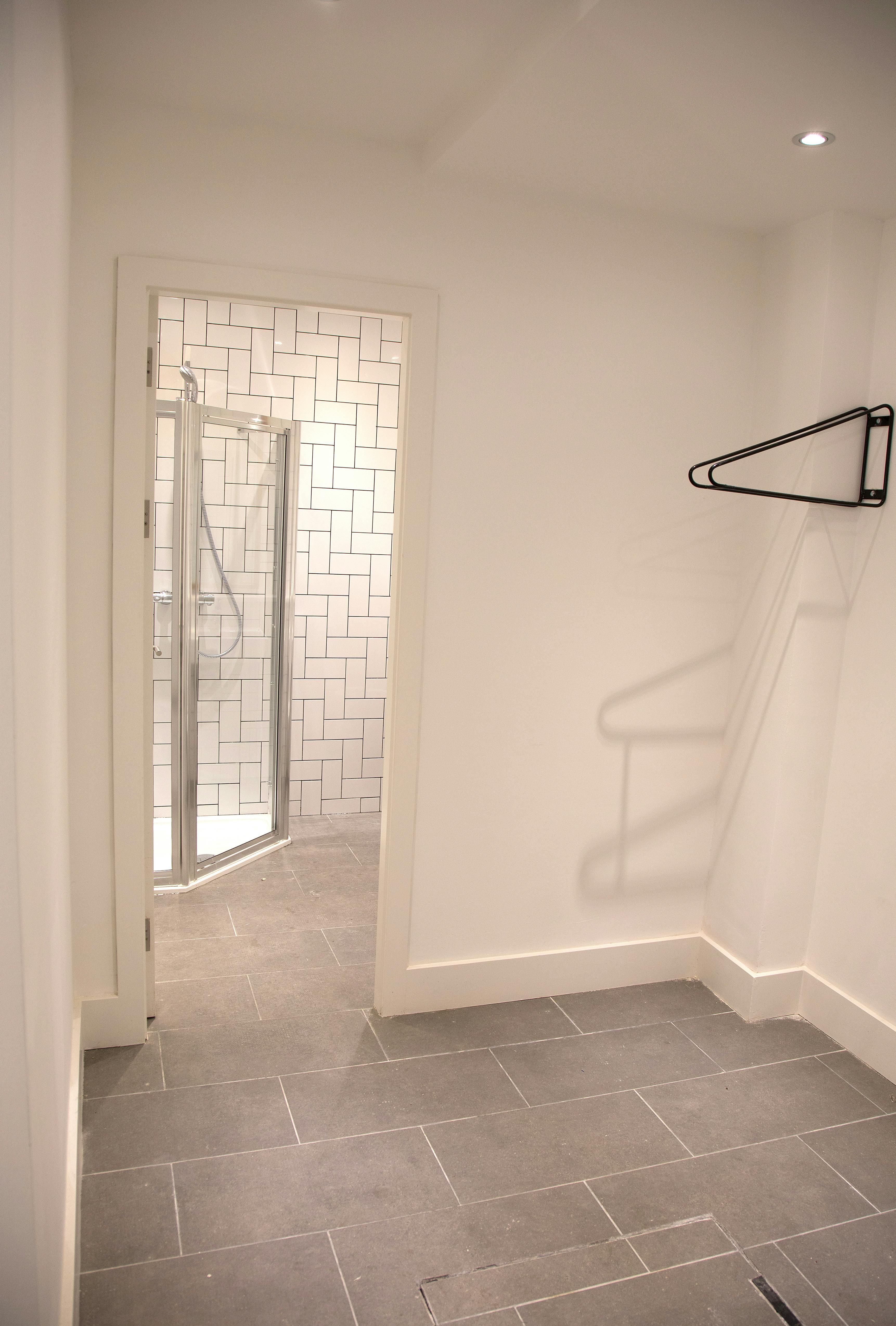 Dufferin St_Bike store1.jpg