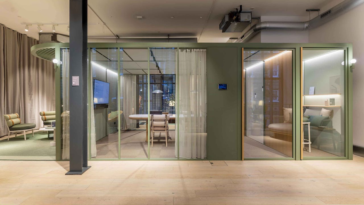 9ba94f91aefa841d6482a87b0339059bkettalopensshowroominlondon_220527065607_10 1.jpg