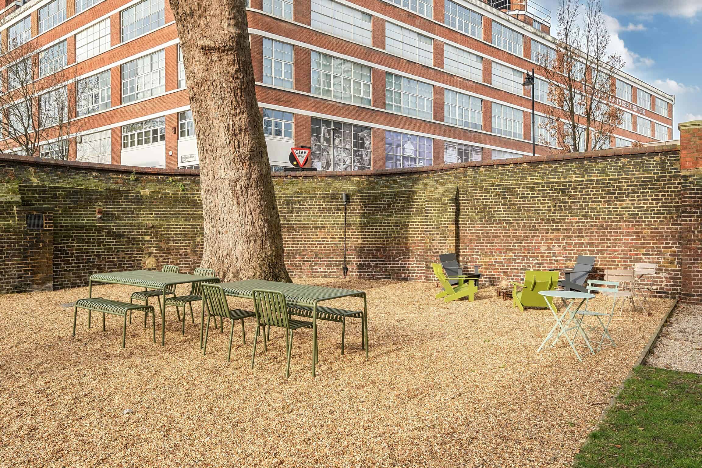 67b5c9e421cd01249923 23.jpg