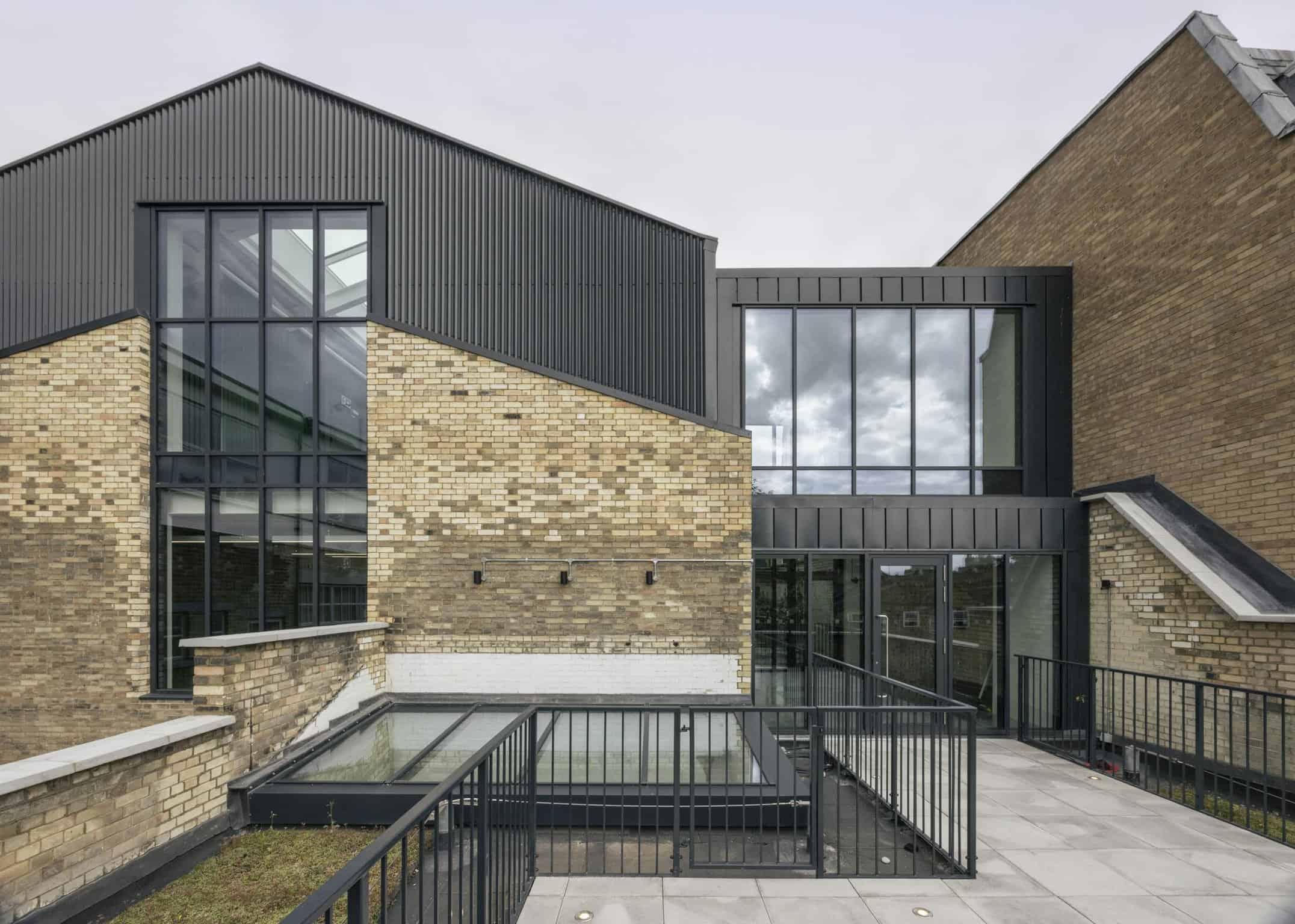 LowRes_Billy Bolton_HUT_Drill Hall_329-Edit.jpg